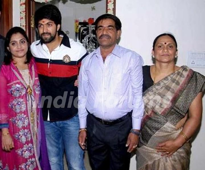 Yash / ಯಶ್ (KGF) Age, Wife, Family, Children, Biography & More 2024 Yash