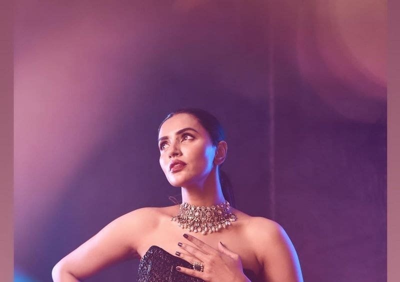 Akshara Gowda Netwoth