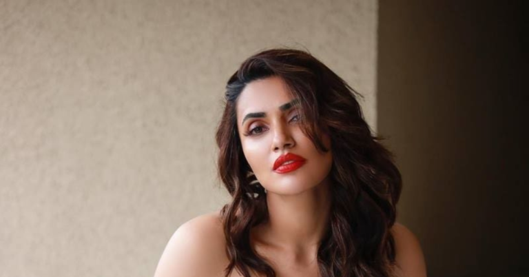 Akshara Gowda Netwoth