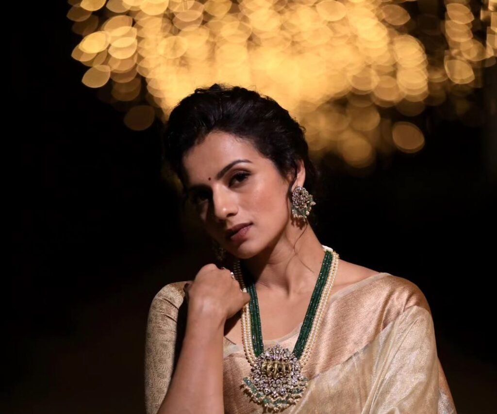Sruthi Hariharan Networth